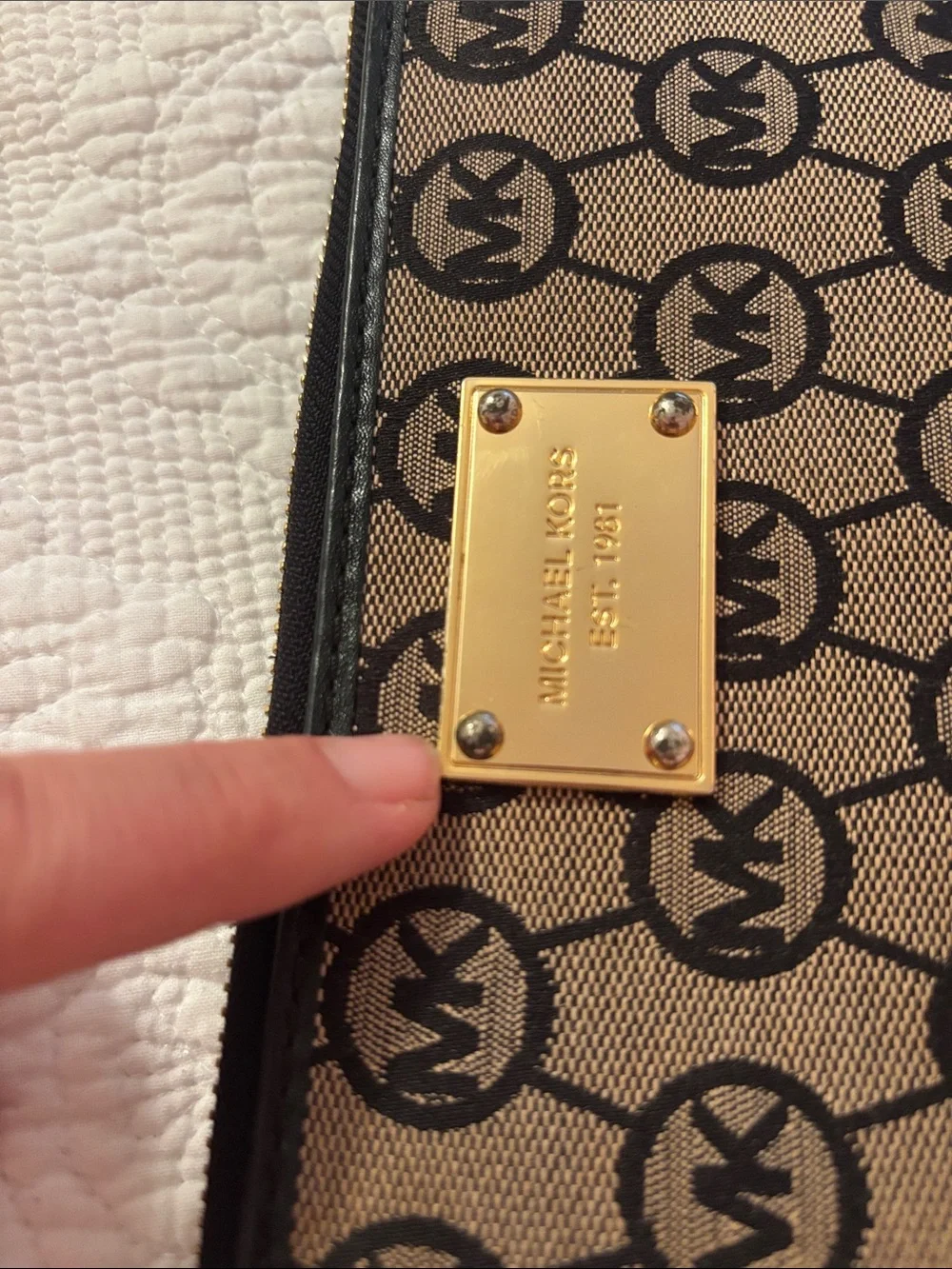 Michael Kors vintage Brown Logo Zip Wallet with Gold Plate circa 2012